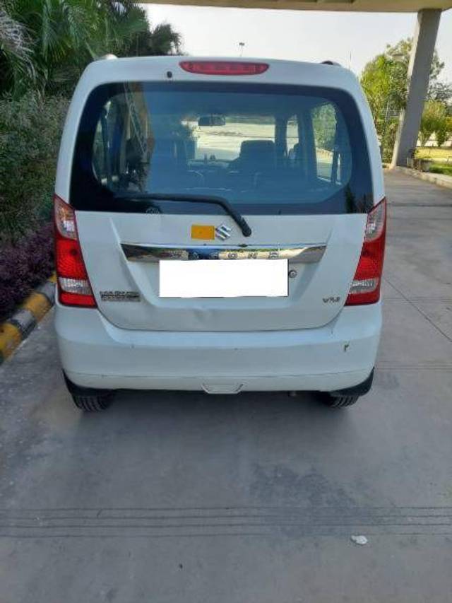 https://images10.gaadi.com/usedcar_image/4299051/original/1b2f62547fc2378a5f00e8f7ed763727.jpg?imwidth=6401