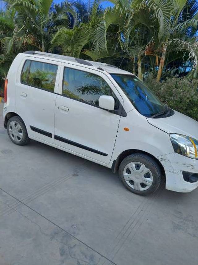 https://images10.gaadi.com/usedcar_image/4299051/original/8f6c01131d2d8a642826088d2f741512.jpg?imwidth=6402