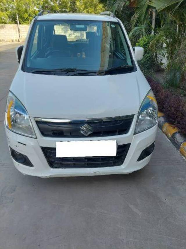 https://images10.gaadi.com/usedcar_image/4299051/original/cb0224636b01fb79f42436d2f61e04f7.jpg?imwidth=6400