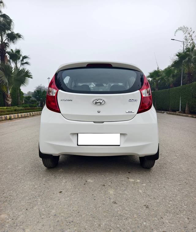 https://images10.gaadi.com/usedcar_image/4299072/original/processed_32856c0f660d342e041e01e839d2989d.jpg?imwidth=6402