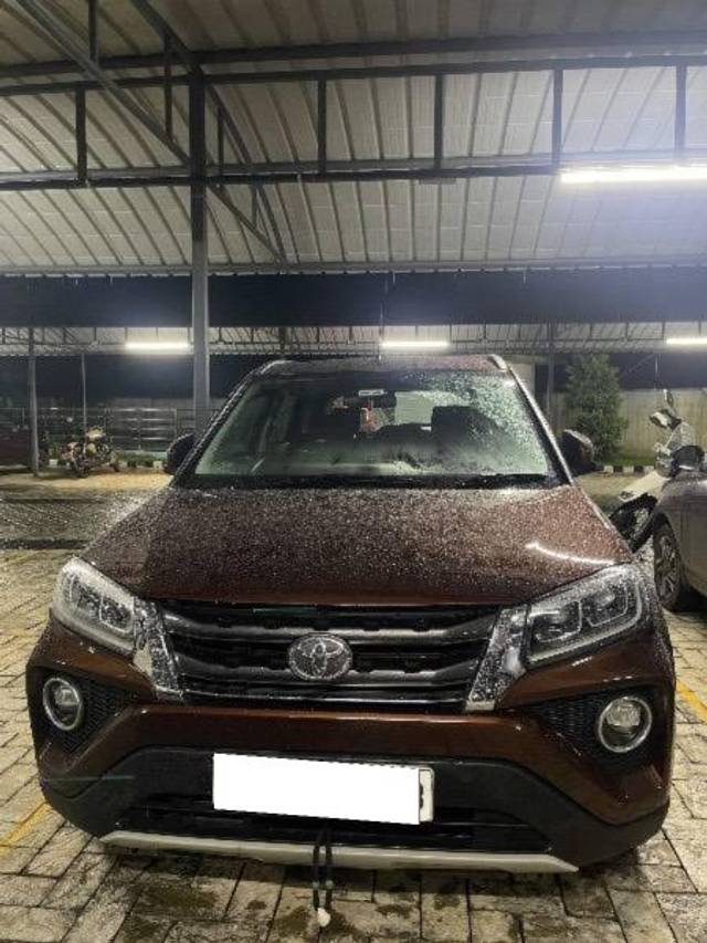 https://images10.gaadi.com/usedcar_image/4299079/original/processed_9b8aa905-bc4f-4904-a256-3313a4bf45e8.jpeg?imwidth=6401