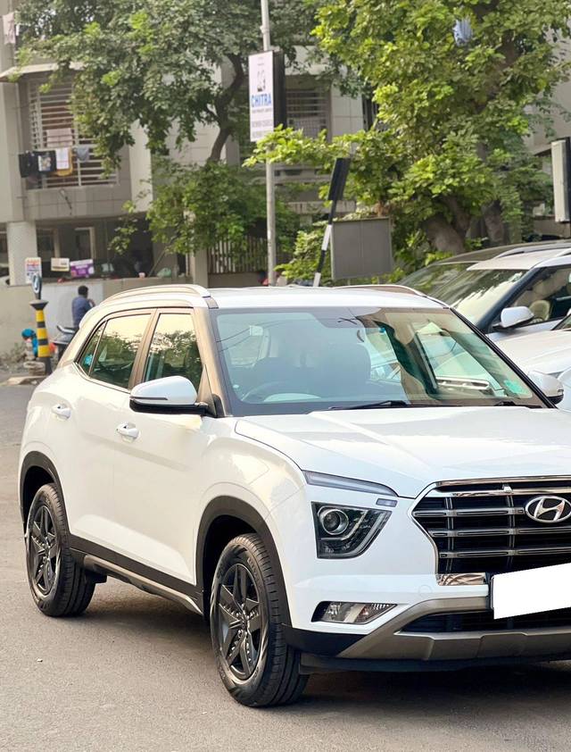 https://images10.gaadi.com/usedcar_image/4299107/original/processed_9516c932927067fe24ea12fd40cf2709.jpg?imwidth=6400