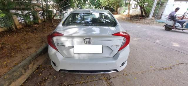 https://images10.gaadi.com/usedcar_image/4299112/original/2f23334666643c9e9a8c828fef0cde07.jpg?imwidth=6401