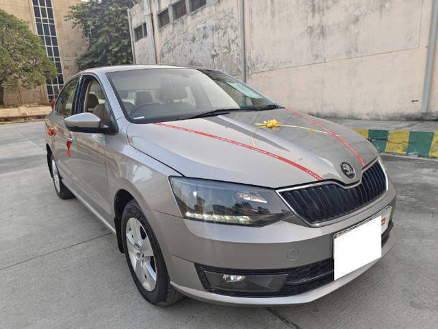 https://images10.gaadi.com/usedcar_image/4299118/original/a58ddf0bcd79fa489cb9eb2867c887f3.png?imwidth=6400