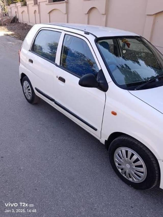 https://images10.gaadi.com/usedcar_image/4299119/original/processed_16cd335b-1450-429b-81ce-affa518fc7d1.jpg?imwidth=6401