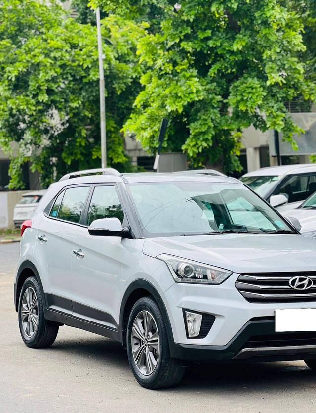 https://images10.gaadi.com/usedcar_image/4299147/original/processed_b534440bbd07f47a9a07c00d1e881fd2.jpg?imwidth=6400