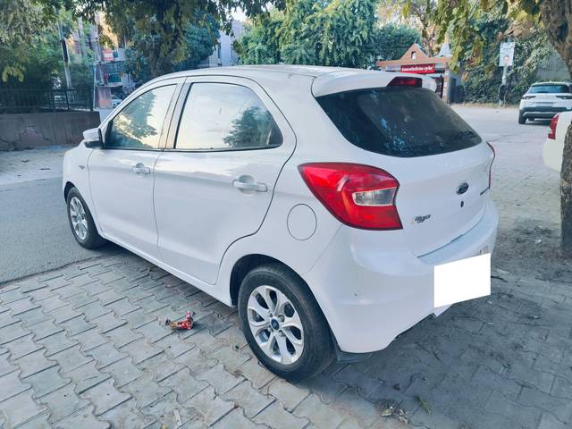 https://images10.gaadi.com/usedcar_image/4299189/original/processed_eaeea10d6f07f5deaa3bcecad690f692.jpg?imwidth=6402