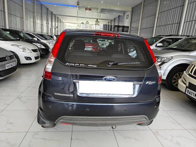 https://images10.gaadi.com/usedcar_image/4299234/original/processed_daf511393f7b7f60bbce7ecfbb99e242.jpg?imwidth=6401