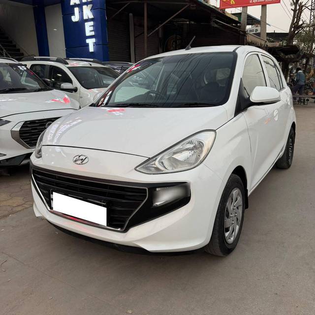 https://images10.gaadi.com/usedcar_image/4299300/original/processed_64b0f94b70632487073cb13faaabccd4.jpg?imwidth=6402