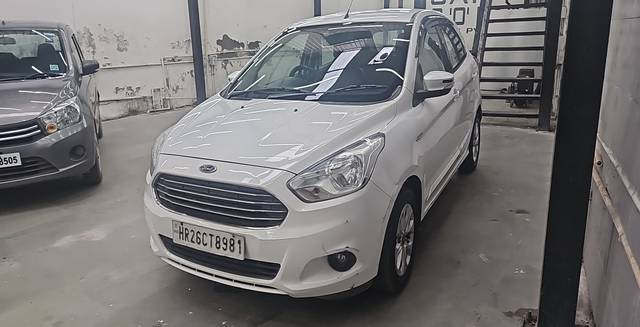 https://images10.gaadi.com/usedcar_image/4299320/original/73b06c1cbcbfaa42799298e8b319a065.jpg?imwidth=6402