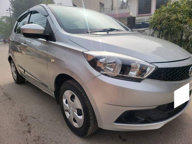 https://images10.gaadi.com/usedcar_image/4299341/original/processed_49c8207a1ed12593a09629f45e7484c3.jpg?imwidth=6401