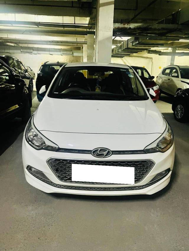 https://images10.gaadi.com/usedcar_image/4299343/original/577a602969f86b87b0ac1569361b85df.jpg?imwidth=6402