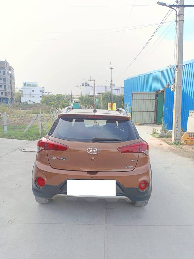 https://images10.gaadi.com/usedcar_image/4299381/original/processed_7c5dce3da913e1aaf06f46bd59d26a99.jpg?imwidth=6402