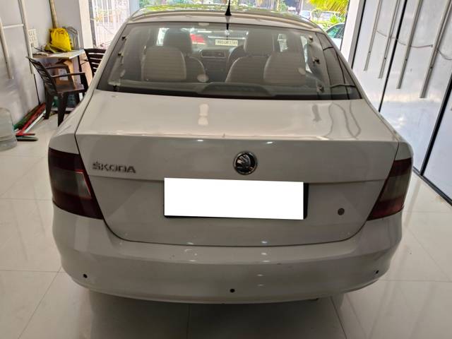 https://images10.gaadi.com/usedcar_image/4299386/original/processed_e9cc149e0d3db1ecaad3febe4dee4d46.jpg?imwidth=6401