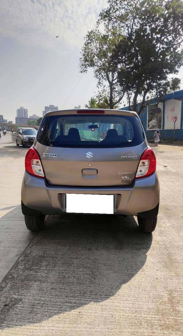 https://images10.gaadi.com/usedcar_image/4299470/original/processed_28c14d0dd5a2b15347a35982ecef7701.jpg?imwidth=6402