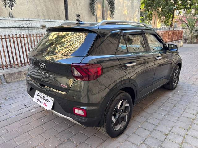 https://images10.gaadi.com/usedcar_image/4299482/original/processed_88b1f6af4a6bd9132aa7e6fd75d22958.jpg?imwidth=6401