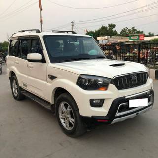 Mahindra Scorpio 2014-2022 Mahindra Scorpio S10 7 Seater