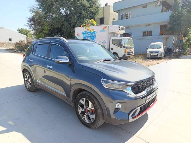 https://images10.gaadi.com/usedcar_image/4299579/original/processed_f60cb2ebf971815f4d553144579643f8.jpg?imwidth=6400