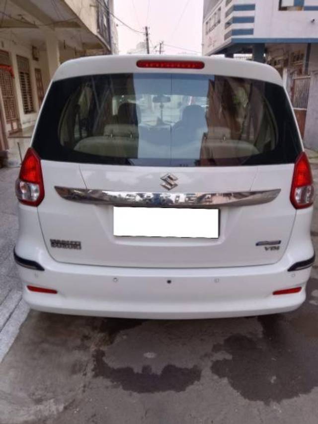 https://images10.gaadi.com/usedcar_image/4299624/original/processed_97da5828-1089-4187-a9e4-49d8564d511e.jpg?imwidth=6401