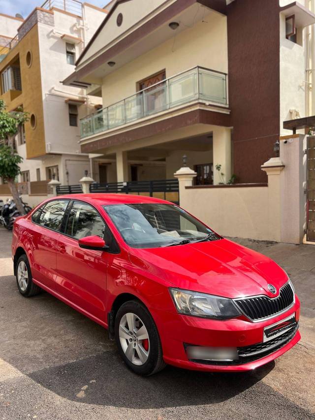 https://images10.gaadi.com/usedcar_image/4299695/original/processed_9aa183fc97eaf749b4a7b30ea0933484.jpg?imwidth=6400