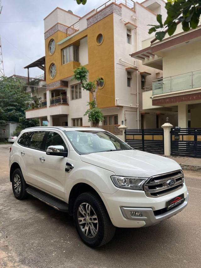 https://images10.gaadi.com/usedcar_image/4299720/original/processed_09235499051ee1d00d0f28b11fe5e422.jpg?imwidth=6400