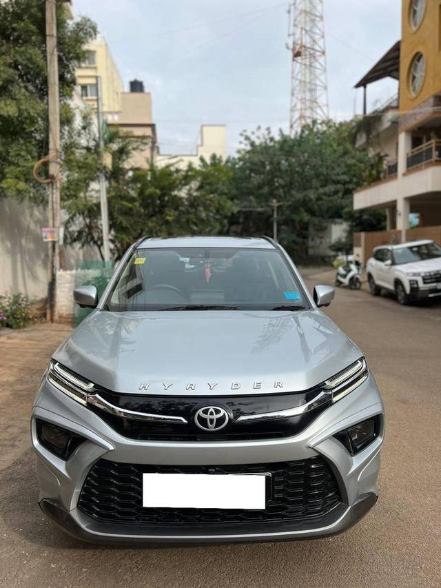 https://images10.gaadi.com/usedcar_image/4299724/original/processed_33a43c8f22321847c4f13f005d2462ac.jpg?imwidth=6402