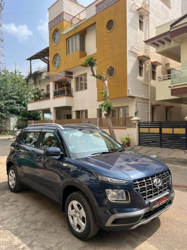 https://images10.gaadi.com/usedcar_image/4299730/original/processed_c0d610a364ec711c0bf36c6dfeb325a0.jpg?imwidth=6400