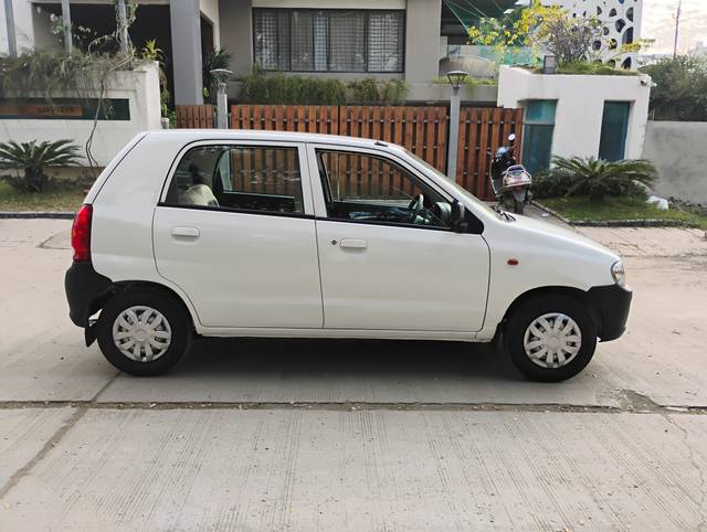 https://images10.gaadi.com/usedcar_image/4299757/original/e579761fa832f048e1e86ffc2c09d295.jpg?imwidth=6401