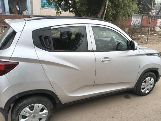 https://images10.gaadi.com/usedcar_image/4299784/original/processed_ce555d25-6a78-4c3f-904f-f88ddf9b9e32.jpg?imwidth=6402