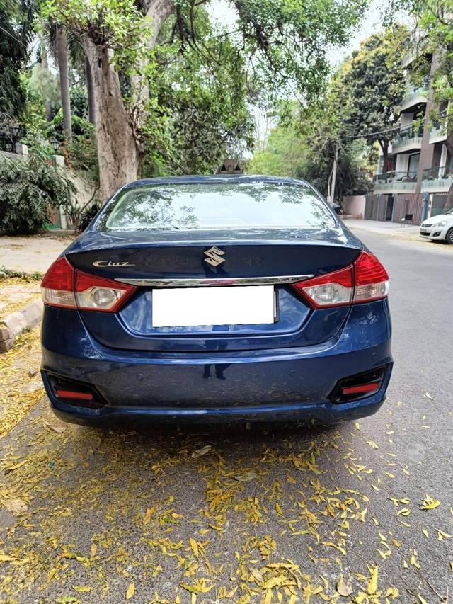 https://images10.gaadi.com/usedcar_image/4299840/original/processed_abf09279b86cd1801115aceee9d16408.jpeg?imwidth=6402