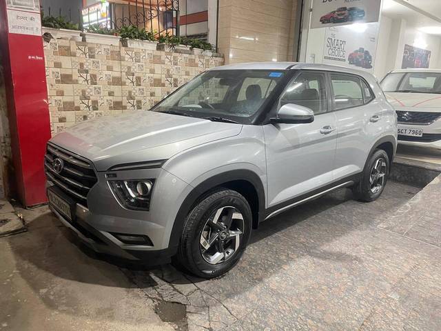 https://images10.gaadi.com/usedcar_image/4299849/original/processed_ee7a5b7b53bc816a42bb53004f6579bb.jpg?imwidth=6401