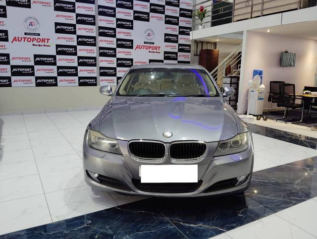 https://images10.gaadi.com/usedcar_image/4299868/original/processed_300e3955f909edaeab47f5e489f09570.jpg?imwidth=6402