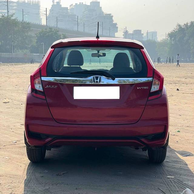 https://images10.gaadi.com/usedcar_image/4299891/original/processed_e003cea1a154788aaa72c8ecbd16a49a.jpg?imwidth=6402