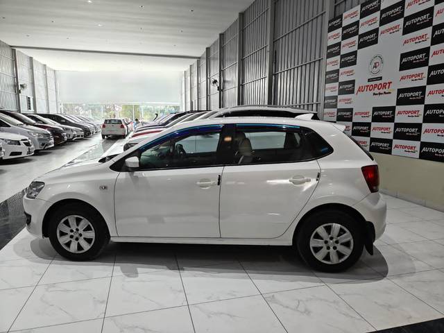 https://images10.gaadi.com/usedcar_image/4299900/original/processed_9cc559c2090ce25e1f691193018cf395.jpg?imwidth=6402