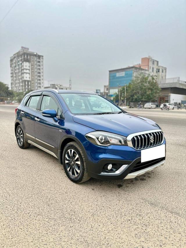 https://images10.gaadi.com/usedcar_image/4299912/original/processed_8ead23f7554737975ad18ec85b16f34b.jpg?imwidth=6400