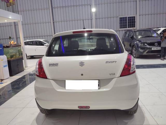 https://images10.gaadi.com/usedcar_image/4299914/original/processed_49ef265f3f0ba7a9c07e59b7baf36250.jpg?imwidth=6401