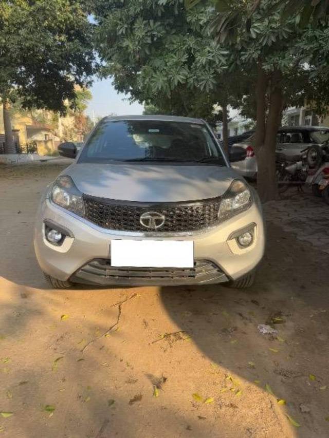 https://images10.gaadi.com/usedcar_image/4299964/original/processed_7aef165f-ec43-4ba9-a3f1-545e4fa910fa.jpg?imwidth=6400