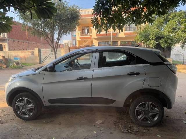 https://images10.gaadi.com/usedcar_image/4299964/original/processed_e812e822-c7a7-4a78-a0d2-32beebcf78fb.jpg?imwidth=6402