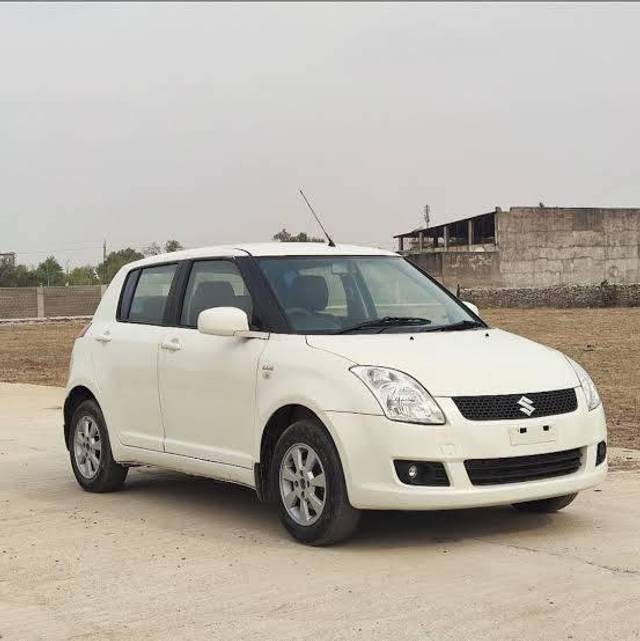 https://images10.gaadi.com/usedcar_image/4299965/original/processed_4eb7b42c-e336-4d28-b72b-aa9db90d33a8.jpeg?imwidth=6400