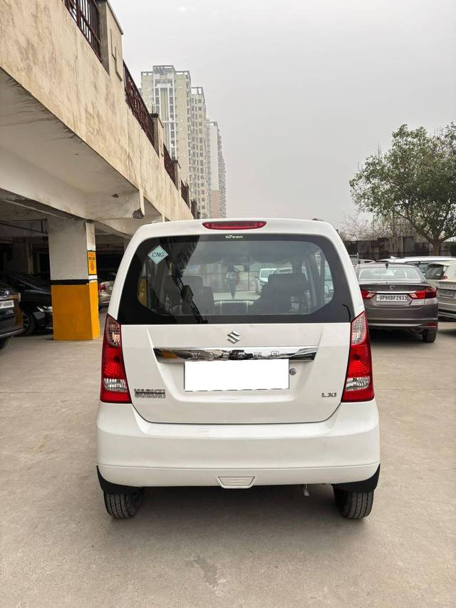 https://images10.gaadi.com/usedcar_image/4299991/original/processed_42aec4d373bc09cdf39f11bbb69d1044.jpg?imwidth=6401