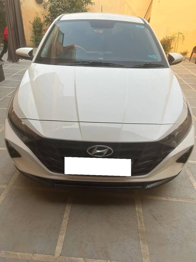 https://images10.gaadi.com/usedcar_image/4300120/original/processed_2bda128c41f5b7d4111cb163efc779c6.jpg?imwidth=6400