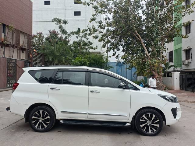 https://images10.gaadi.com/usedcar_image/4300133/original/44e92caceef2936407ca3ef92a882c07.jpg?imwidth=6401