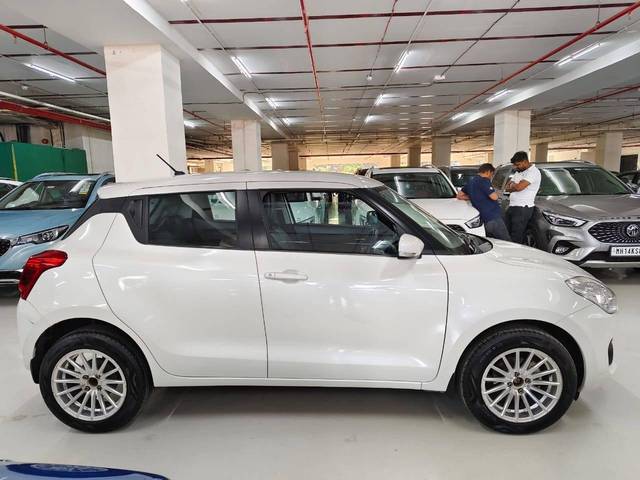 https://images10.gaadi.com/usedcar_image/4300163/original/processed_a3ed9e05b1a3079f5cbfedcaf297d530.jpg?imwidth=6401