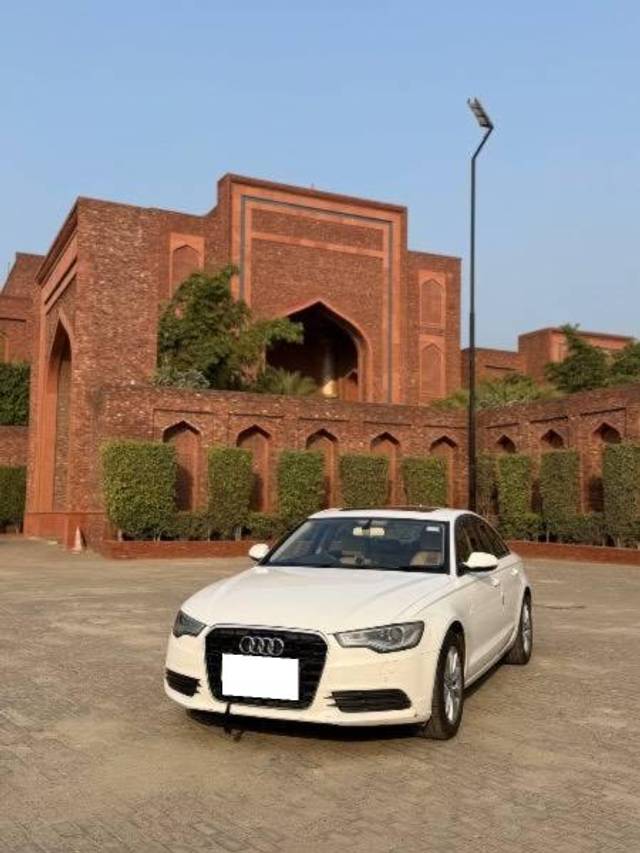 https://images10.gaadi.com/usedcar_image/4300164/original/processed_d92c2127-2c46-4ffa-a667-745e4a234fb1.jpeg?imwidth=6400