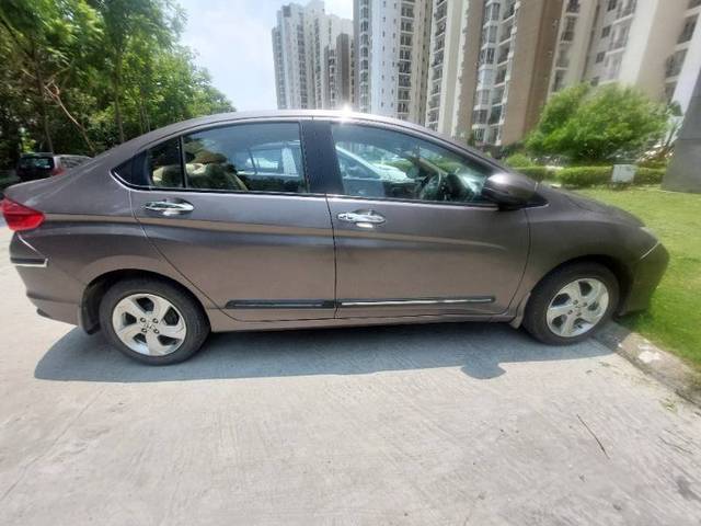 https://images10.gaadi.com/usedcar_image/4300179/original/4b3132546a994bda13001d5b49329636.jpg?imwidth=6402