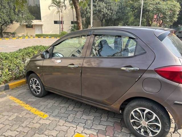 https://images10.gaadi.com/usedcar_image/4300193/original/1117f8bf1be1de8f5c267ec216d45654.jpeg?imwidth=6402