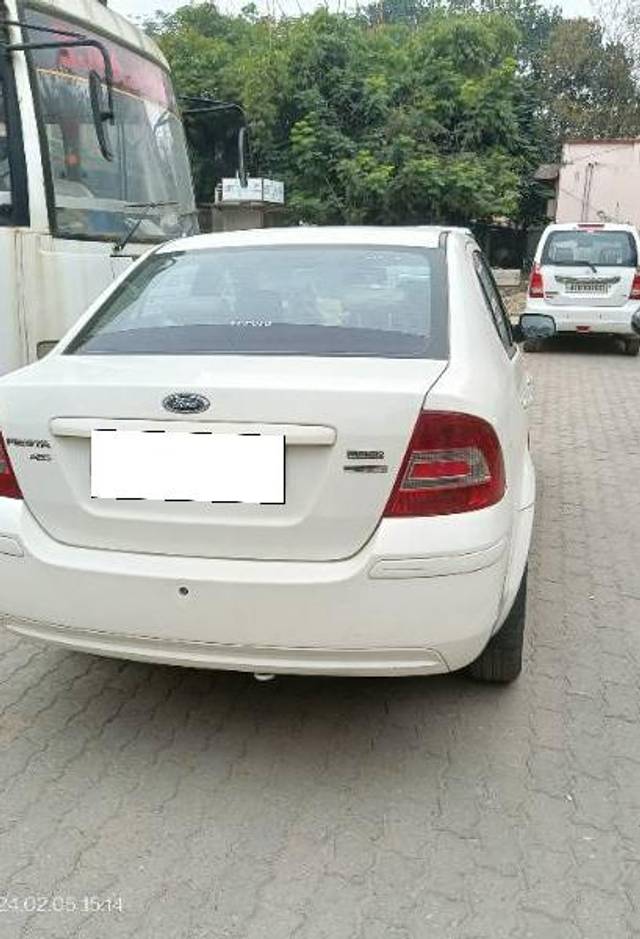 https://images10.gaadi.com/usedcar_image/4300291/original/processed_482cdb36-04c5-442c-a15b-e9b639adbe03.jpg?imwidth=6401