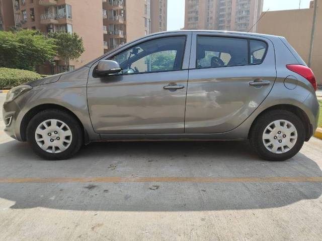 https://images10.gaadi.com/usedcar_image/4300306/original/05e154f0ba2523b2c3c9397efb0159b9.jpg?imwidth=6402