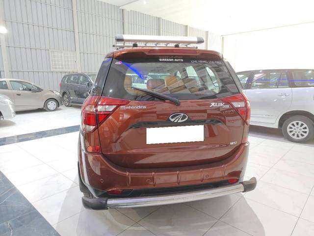 https://images10.gaadi.com/usedcar_image/4300331/original/processed_5eb75c67ad2c52dda8177ba24893d9b2.jpg?imwidth=6402