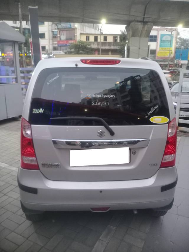 https://images10.gaadi.com/usedcar_image/4300335/original/processed_e8e980e221b63ed18108ba7c79185846.jpg?imwidth=6401